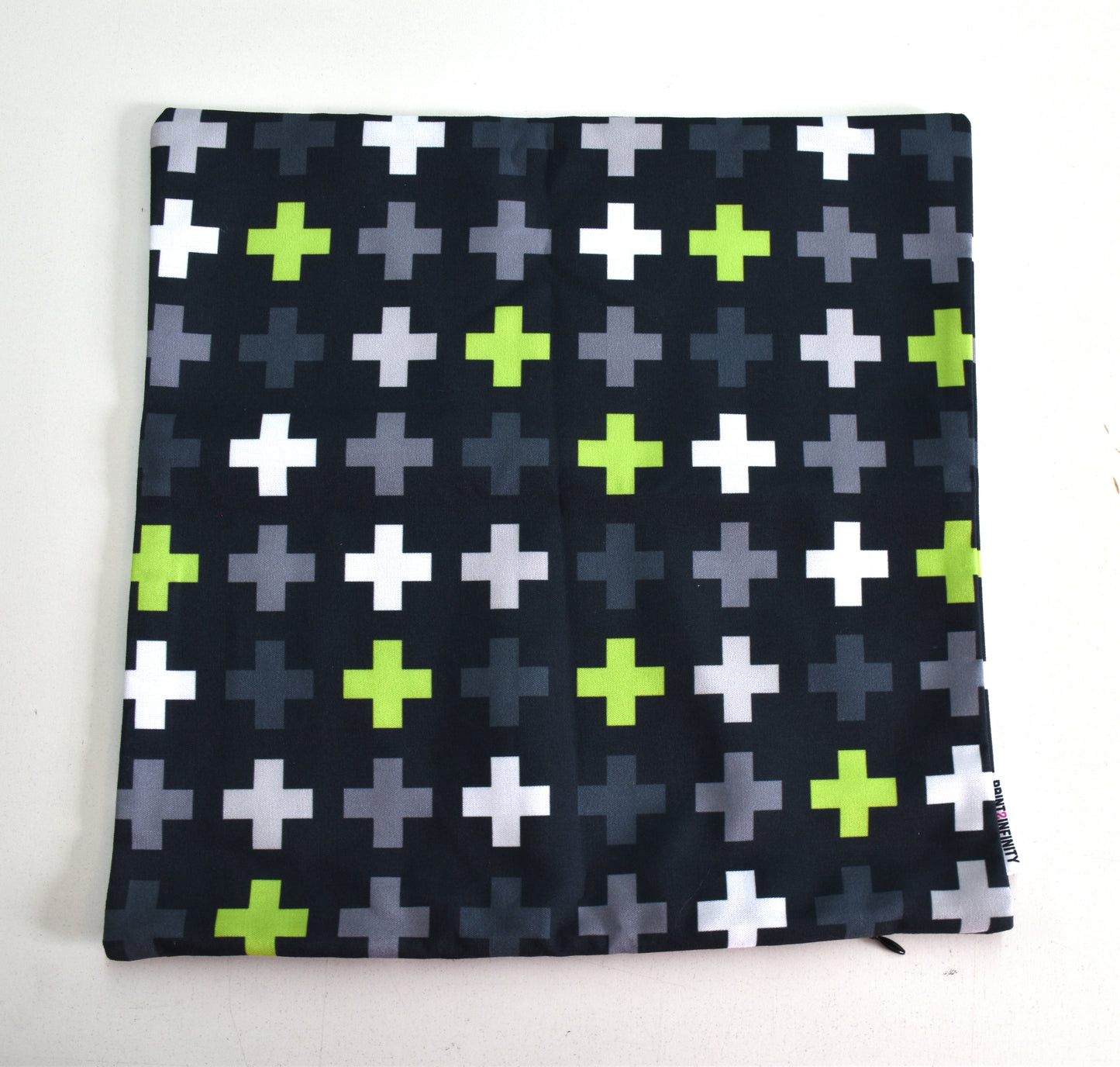Housse de coussin 14x14 - Canevas | Petites croix - Noire et verte