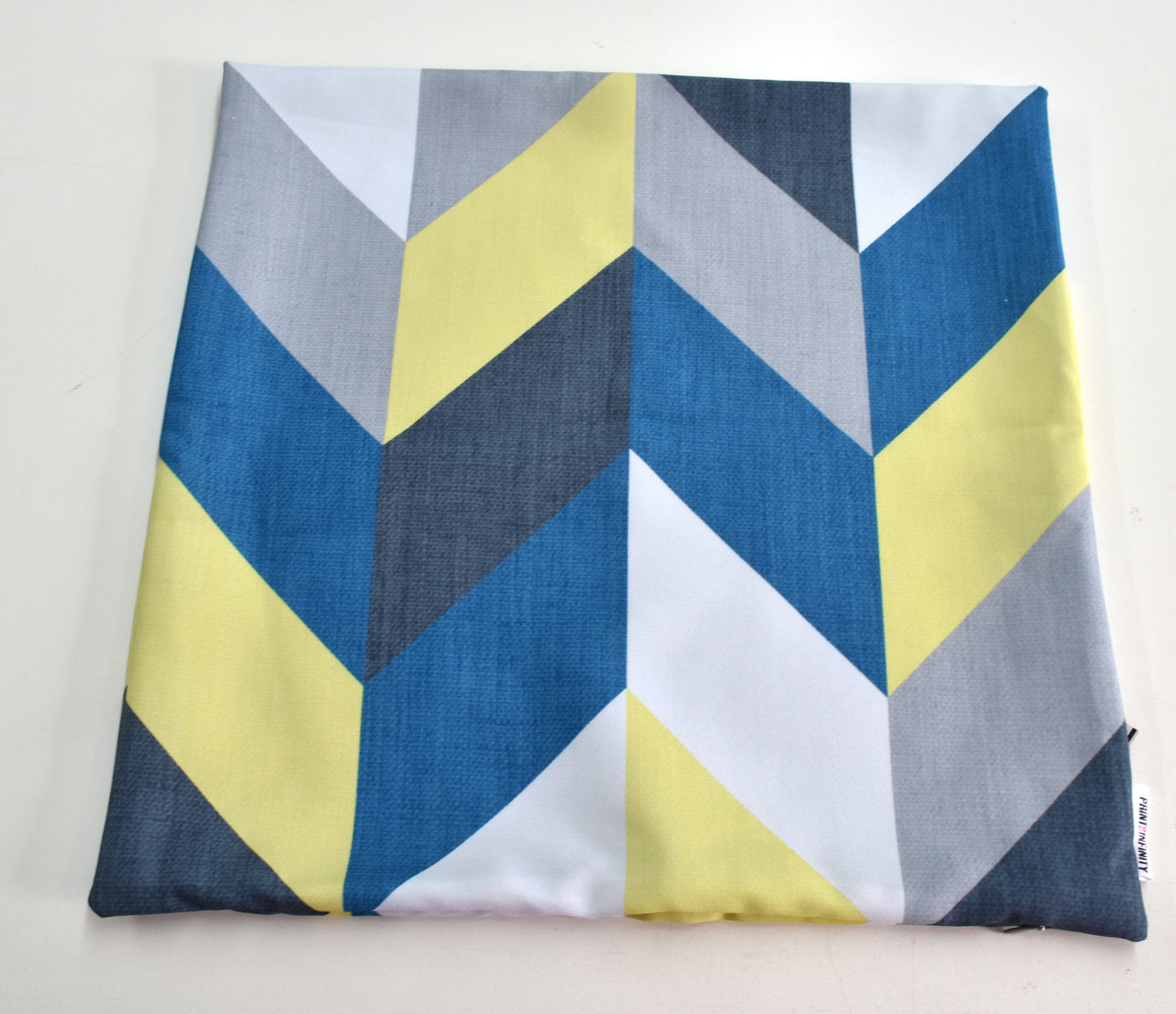 Cushion Cover 18x18 - Canvas | Large Arrowheads - Tricolor 2