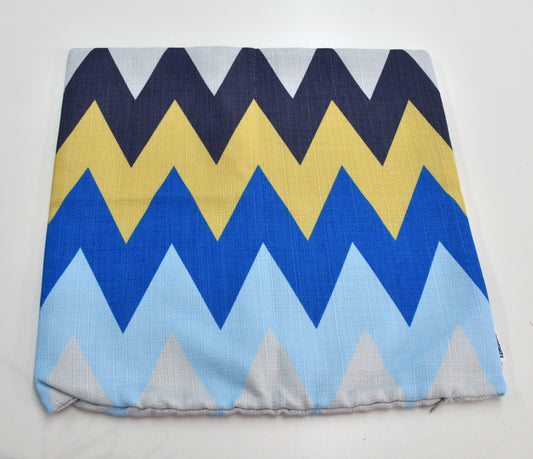 Cushion cover 18x18 - Polycube | Large chevrons - Tricolor 1